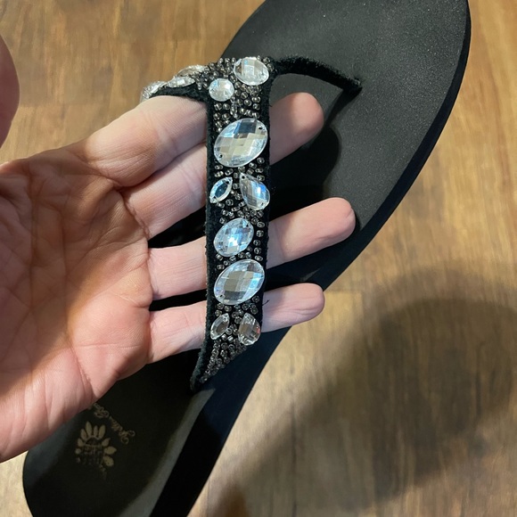 Yellow Box Flip Flops. Color: Black with gemstones. Size: 10 - Picture 4 of 9